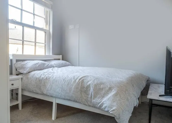 No6 - Beverley - Elegant Townhouse - Central Location
