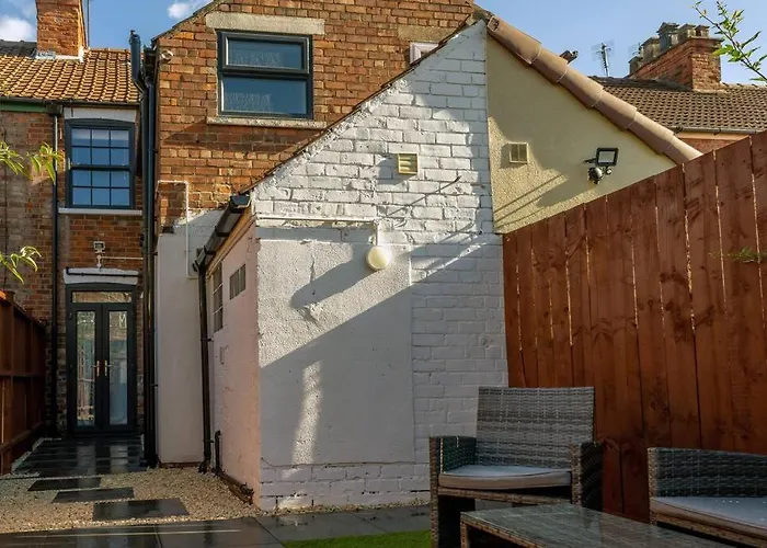 No6 - Beverley - Elegant Townhouse - Central Location