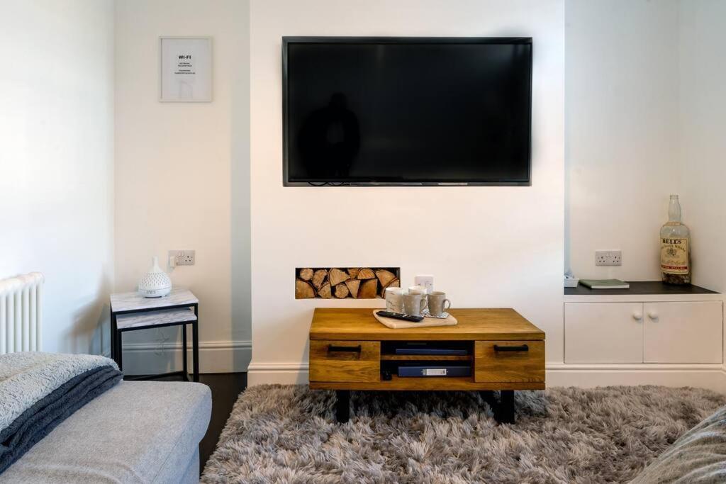 No6 - - Elegant Townhouse - Location Apartment *