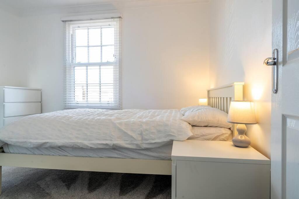 Apartment No6 - - Elegant Townhouse - Location *