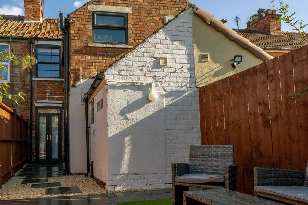 No6 - - Elegant Townhouse - Location Apartment
