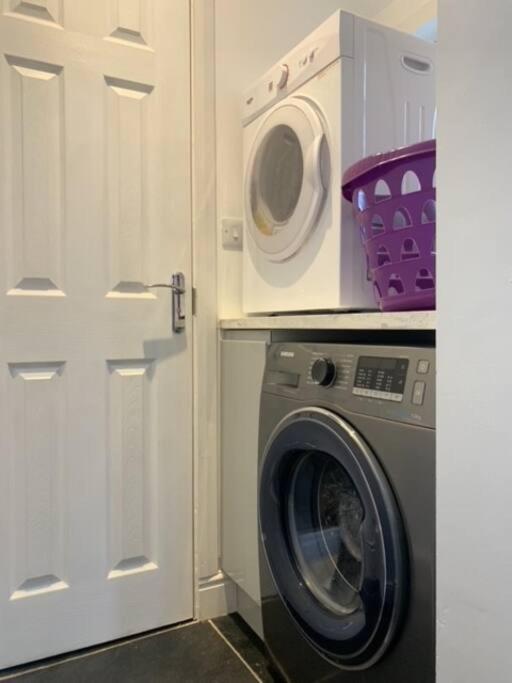 No6 - - Elegant Townhouse - Location Apartment Beverley